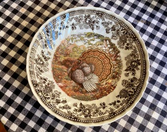 Turkey Serving Bowl Majesty Beauty Queens England Transferware 8.5 Inches Turkey