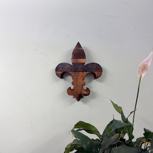 1 ft Fleur de lis Bourbon Barrel Wood Cutout with Rings