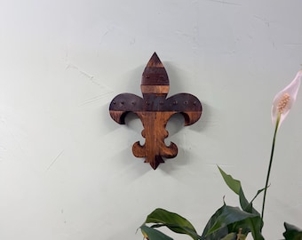 1 ft Fleur de lis Bourbon Barrel Wood Cutout with Rings