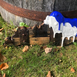 1’ Blue and White Waxed Kentucky State Bourbon Barrel Wood Cutout with Rings