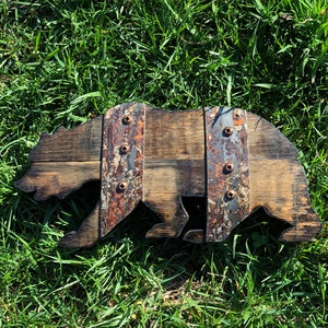 1’ Bourbon Barrel Bear Wood Cutout with Rings