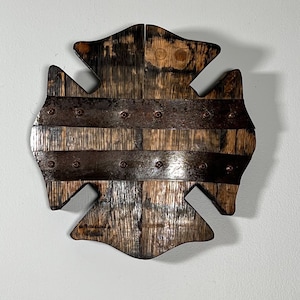 1’ Maltese Cross Bourbon Barrel Wood Cutout with Rings