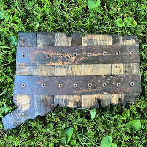 1' Connecticut State Bourbon Barrel Wood Cutout with Rings