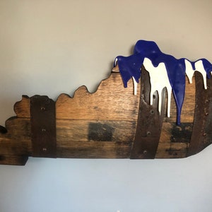 2' Blue and White Waxed Kentucky State Bourbon Barrel Wood Cutout with Rings