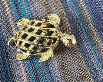 Gerry’s Vintage Turtle Brooch Pin Goldtone