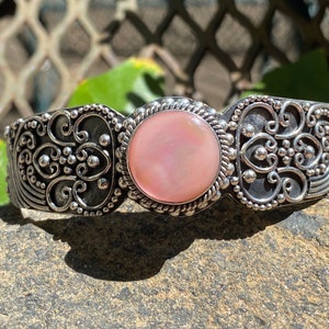 Suarti Sterling Silver Pink Mother of Pearl Cuff Bracelet