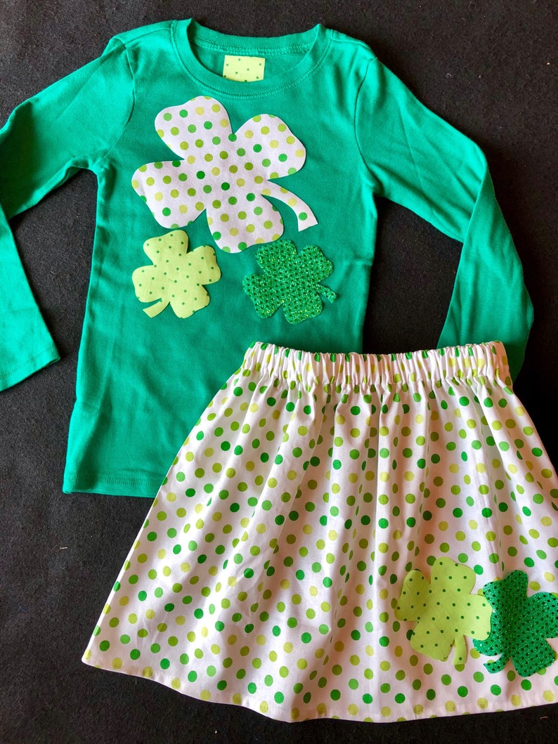 Custom St Patrick/'s Day outfit appliqued 4 leaf clover shirt and matching polka dot print twirly skirt with clovers