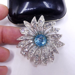 Vintage silver tone & clear blue rhinestone flower pin brooch