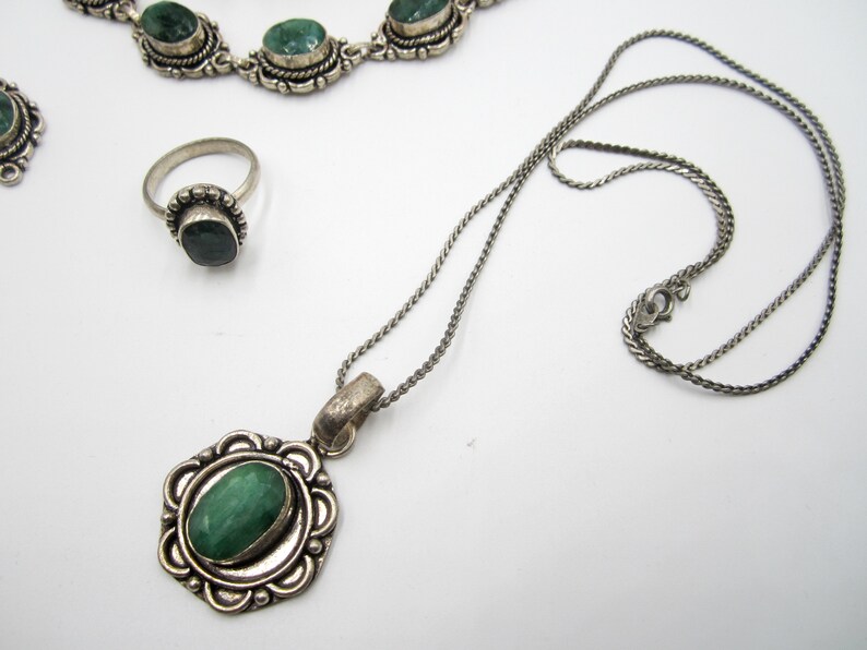 Vintage metal /& lowend emerald necklace earrings Ring bracelet set