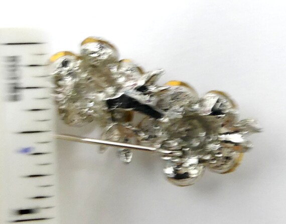 Spilla liberty in oro giallo e argento con diamanti e perle - Asta Gioielli e Orologi