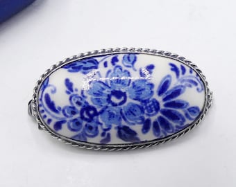 Vintage 30’s sterling silver ceramic oval pin/brooch