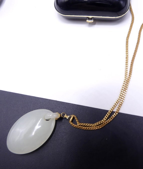 Vintage gold tone chain & oval pale green glass pe