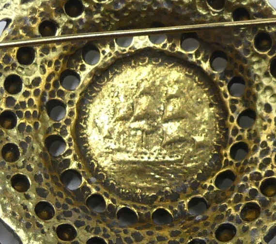 Vintage gold tone rhinestone jeweled Elizabeth II… - image 5