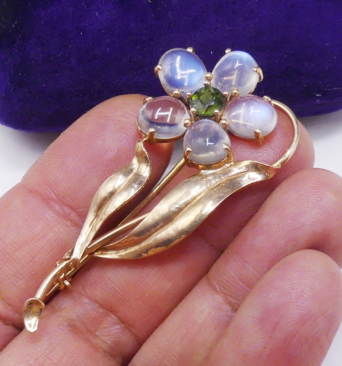 Vintage Marked 14k Gold & Moonstone Peridot Cabochon Flower Pin