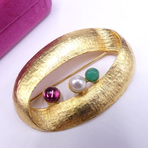 Vintage gold tone  green pink glass cabochon & faux pearl pin brooch