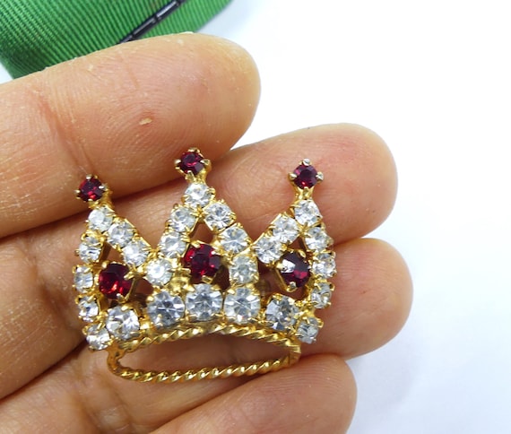 Vintage gold tone & clear red rhinestone crown pi… - image 1