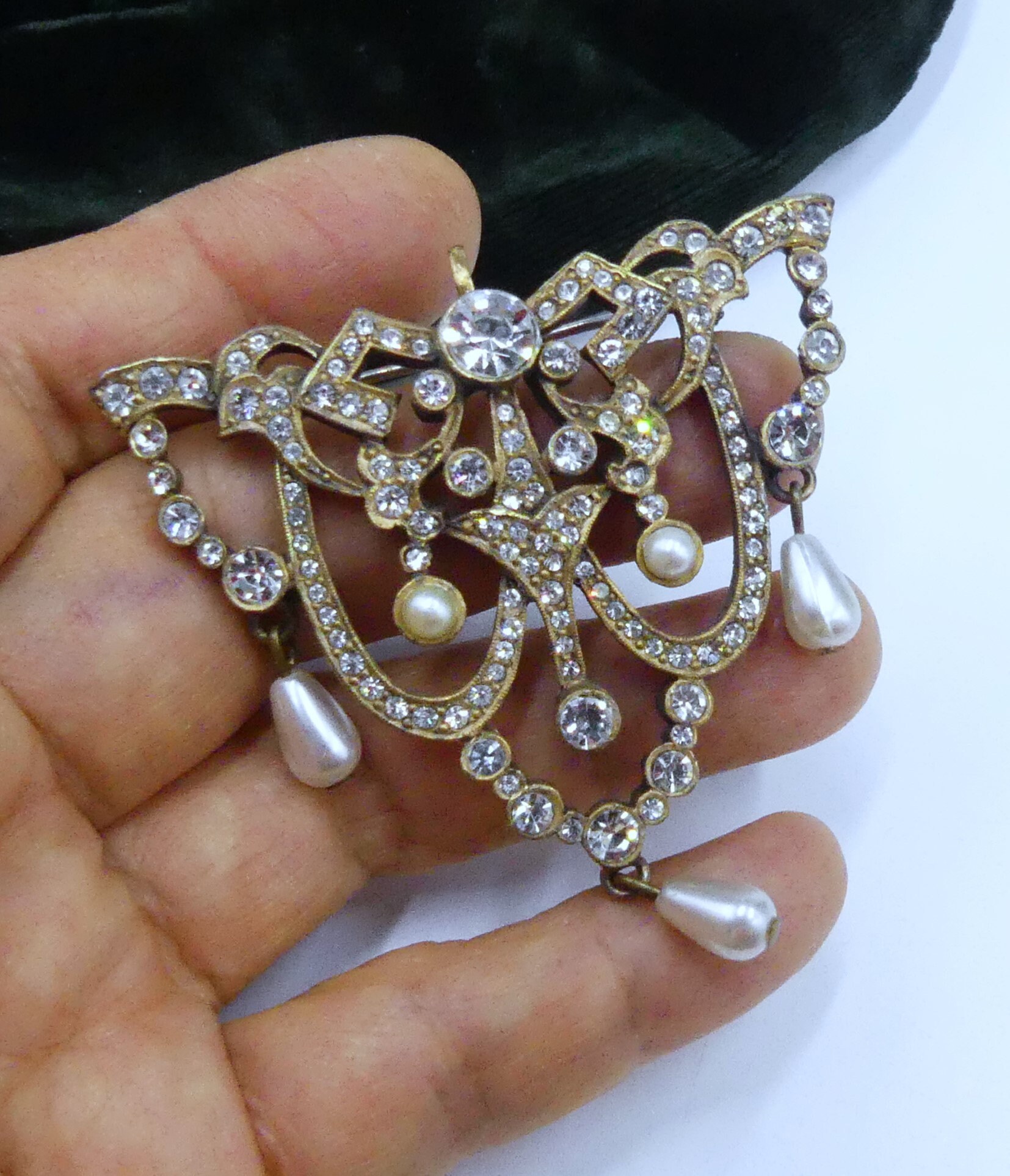 Vintage Signed Cadoro Gold Tone Faux Pearl Imperial Style Pendant