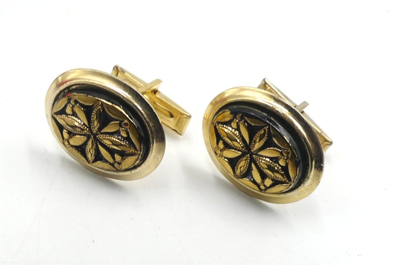 Pair vintage gold tone cufflink