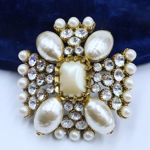 Vintage large gold one clear rhinestone faux pearl cabochon pin brooch