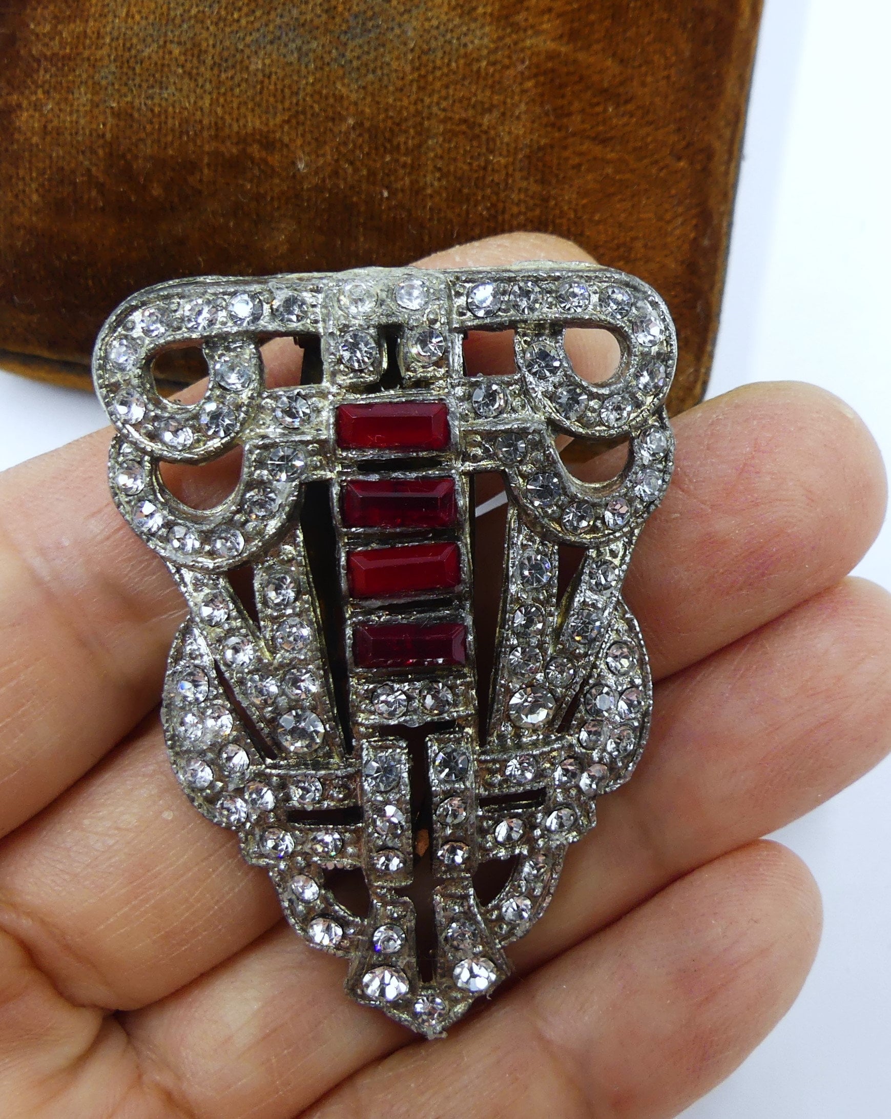 Vintage Art Deco Silver Tone Red Clear Rhinestone Dress Fur Clip