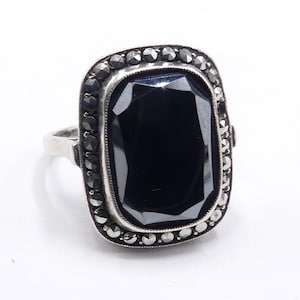 Vintage marked WKI Germany sterling silver marcasite &dark grey stone ring size 7
