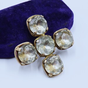 Vintage gold tone & glass rhinestone pin brooch