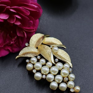 Alilang Grape Fruit Brooch Pin – Silvery Tone With Rhinestones & Faux Pearls - View #8