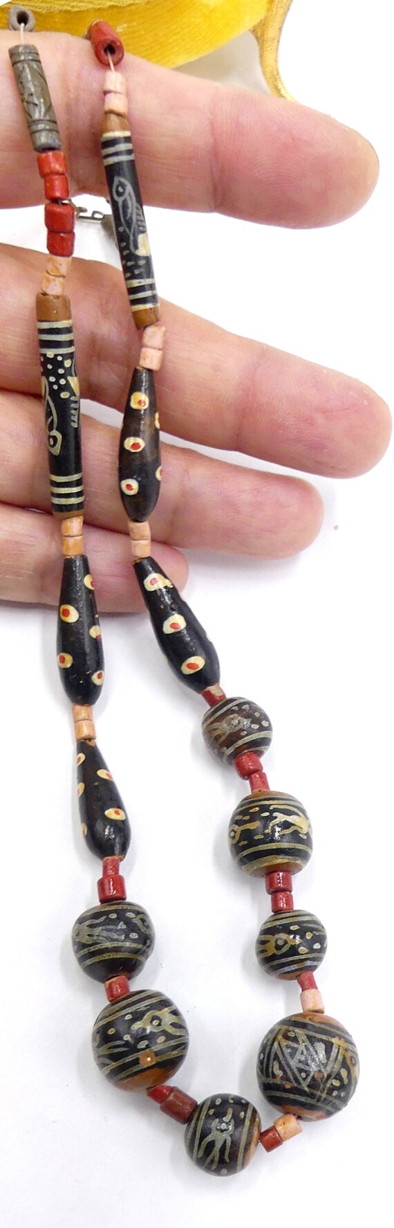 Vintage hand painted ceramic metal beads necklace 