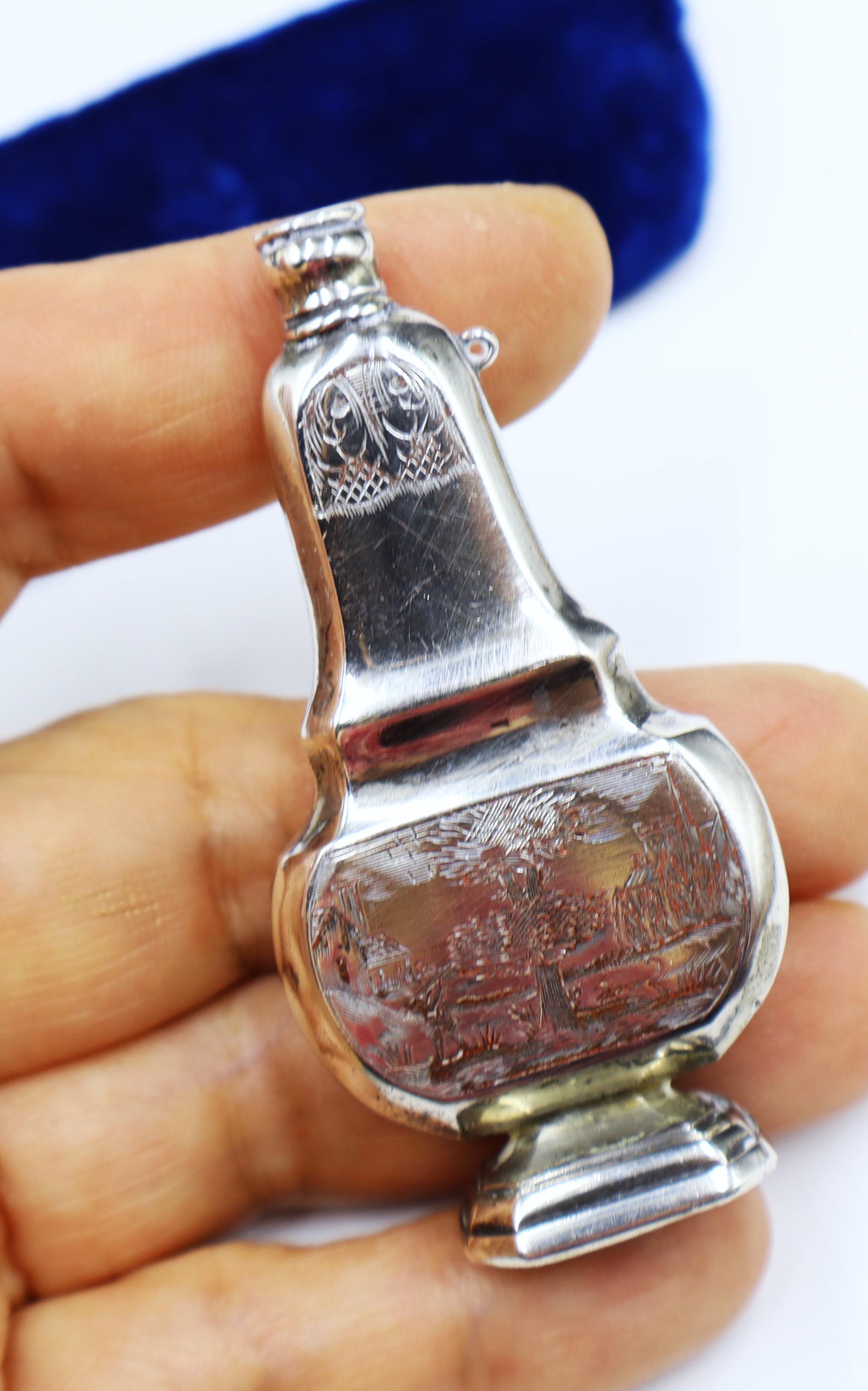 香水瓶　アトマイザー　彫金　SILVER　perfume bottle　ツキ10 Antique / Vintage Crystal & Sterling Silver Perfume Bottle