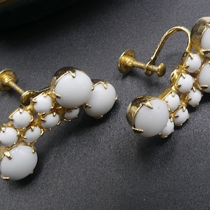 Vintage 60’s gold tone & milk glass cabochon screw back earrings