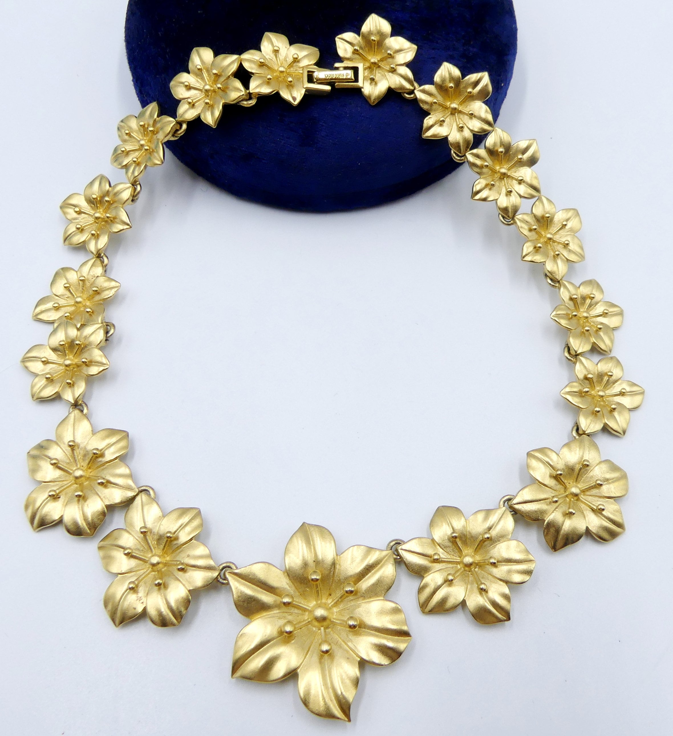 Vintage Signed NINA RICCI Gold Tone Flower Link Necklace - Etsy