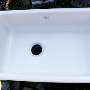 Vintage marked Shaws Original Since 1897 county sink