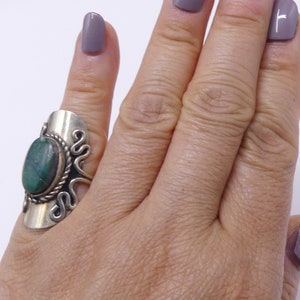 Vintage Peruvian silver tone & natural green stone adjustable ring