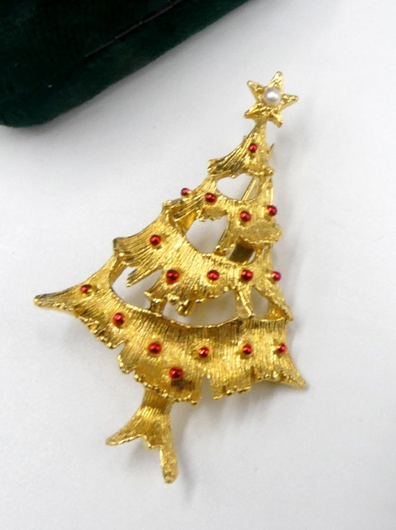 Vintage signed Gerrys gold tone Christmas Tree bro