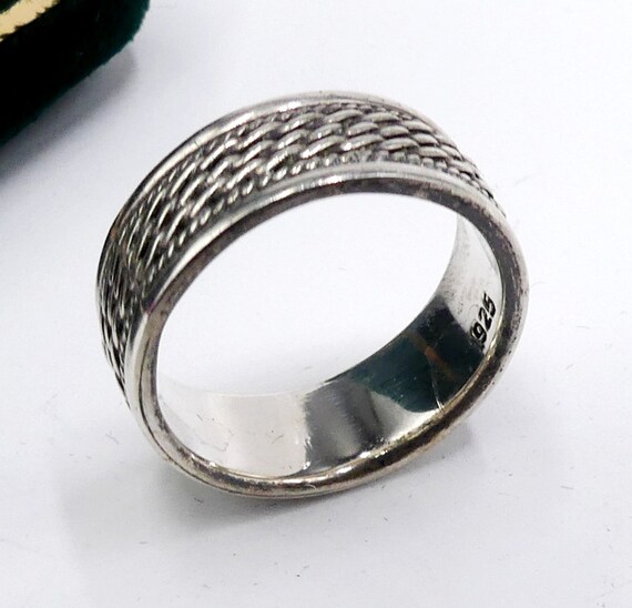 Vintage Marked 925 Sterling Silver 7 Mm Band Ring Size 8.5 Vintage Marked 925 Sterling Silver 7 Mm Band Ring Size 8.5