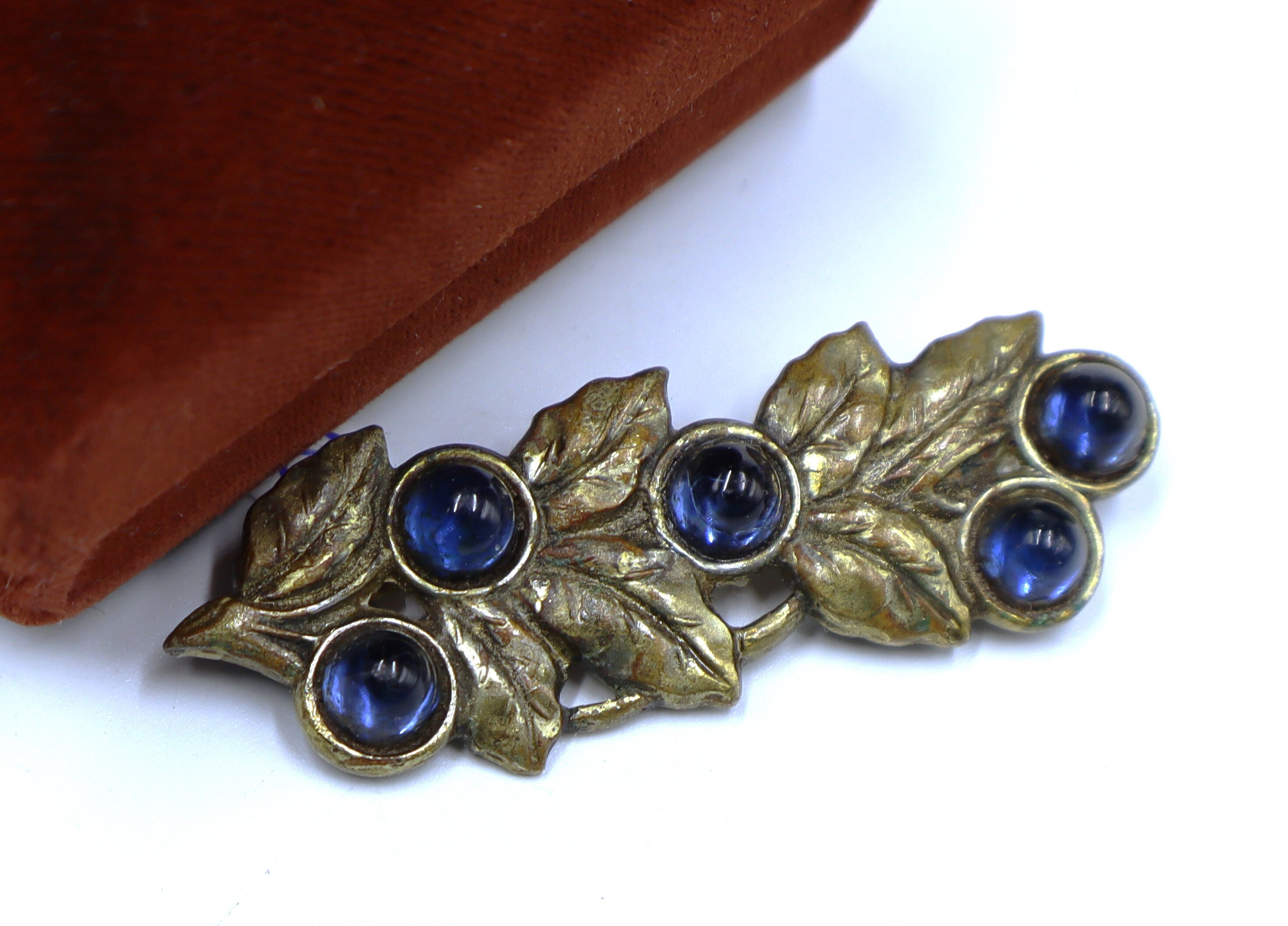 Broche Vintage à Pampilles - Métal Doré, Cabochon Verre Et Strass - Motif Feuille