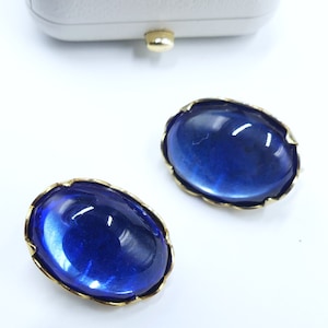 Vintage gold tone & blue glass cabochon screw back oval shape earrings