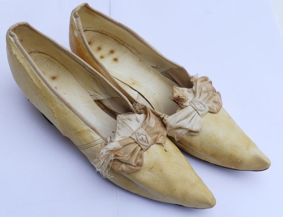 Antique Victorian lady high heel leather shoes co… - image 3
