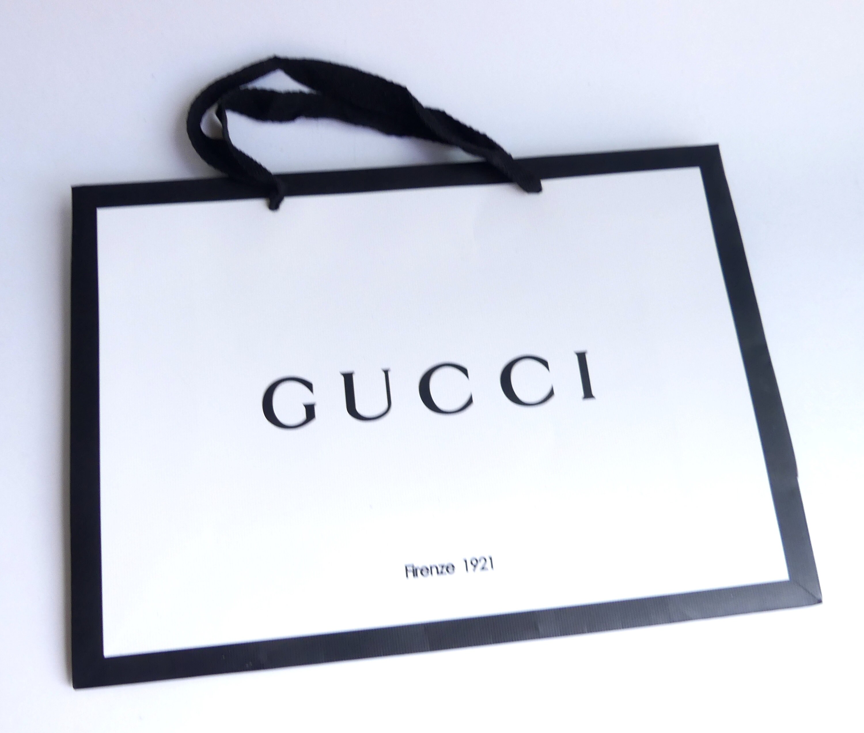 Sac carton gucci cheap