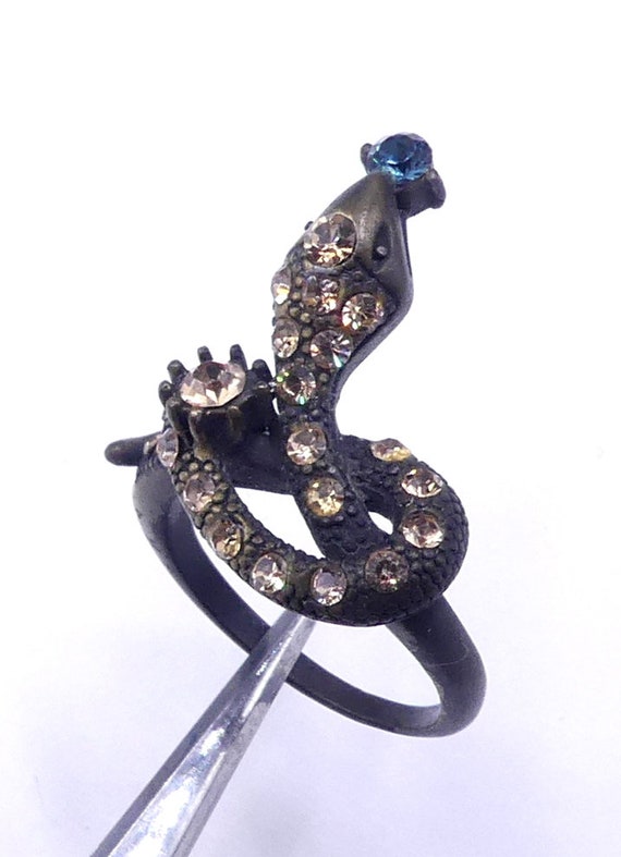 Vintage brass & rhinestone snake ring size 8.5 - image 4