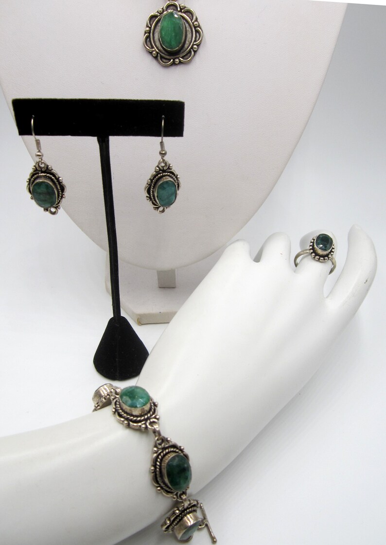 Vintage metal /& lowend emerald necklace earrings Ring bracelet set