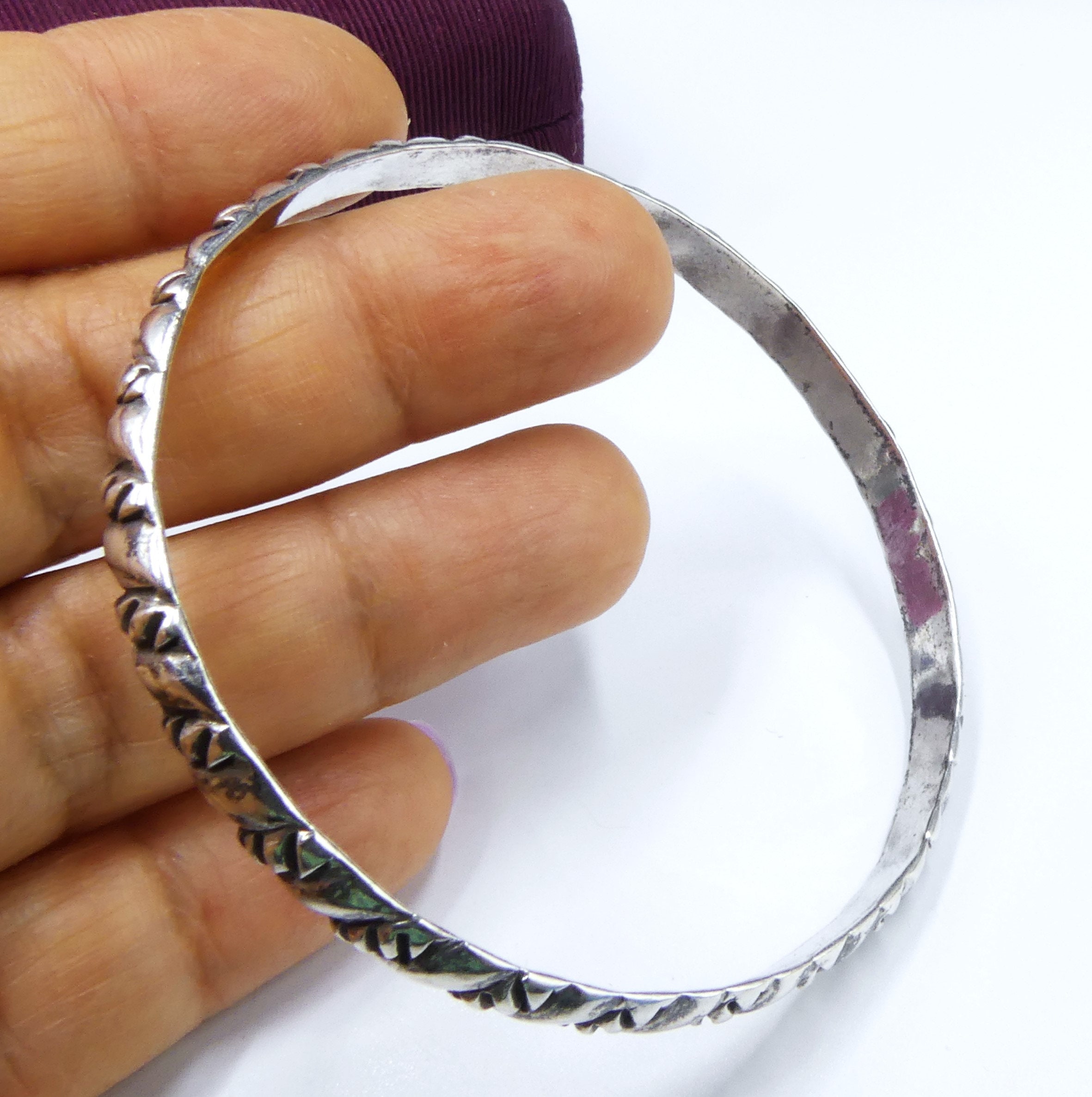Bracelet Rigide En Argent 925 Pur - Finement Gravé, Poinçonné, Vintage Et Légèrement Patiné, Pour Femme