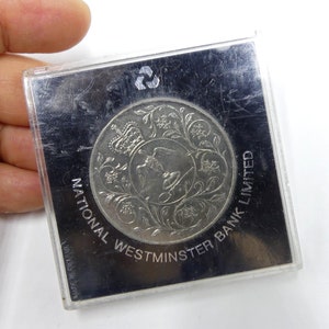 Vintage coin Commemorative Rare Queen Elizabeth II Dg.reg Fd Jubilee 1977 silver