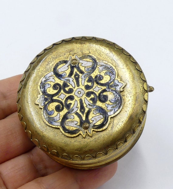 Antique gold tone enamel round pillbox - image 3