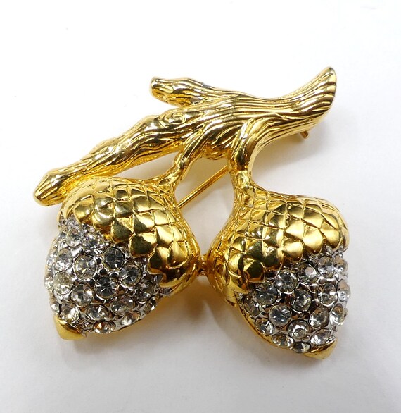 Vintage gold tone & rhinestone acorn pin brooch - image 3