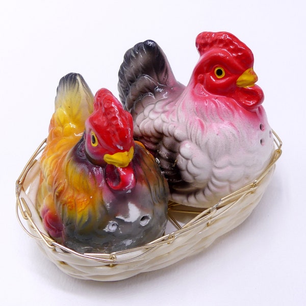 Vintage set 50's ceramic chicken salt and pepper shakers in basket Japan