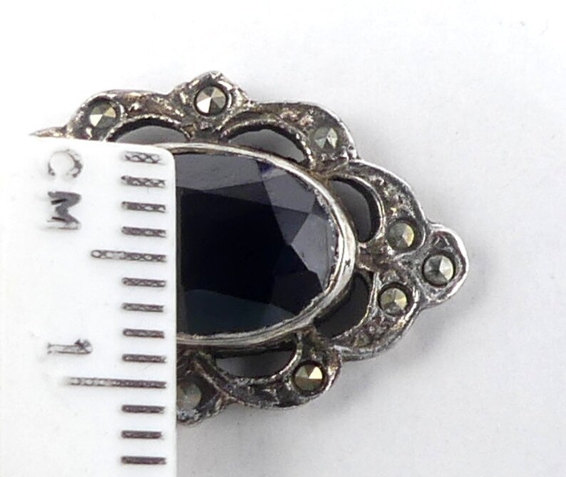 Vintage marked 925 marcasite /& faceted onyx post earrings