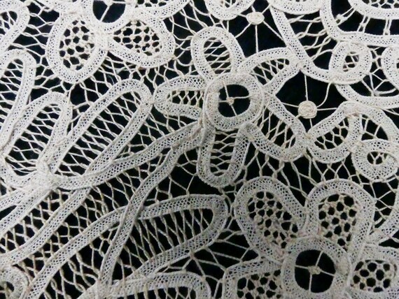 Antique handmade Battenburg lace large round coll… - image 9