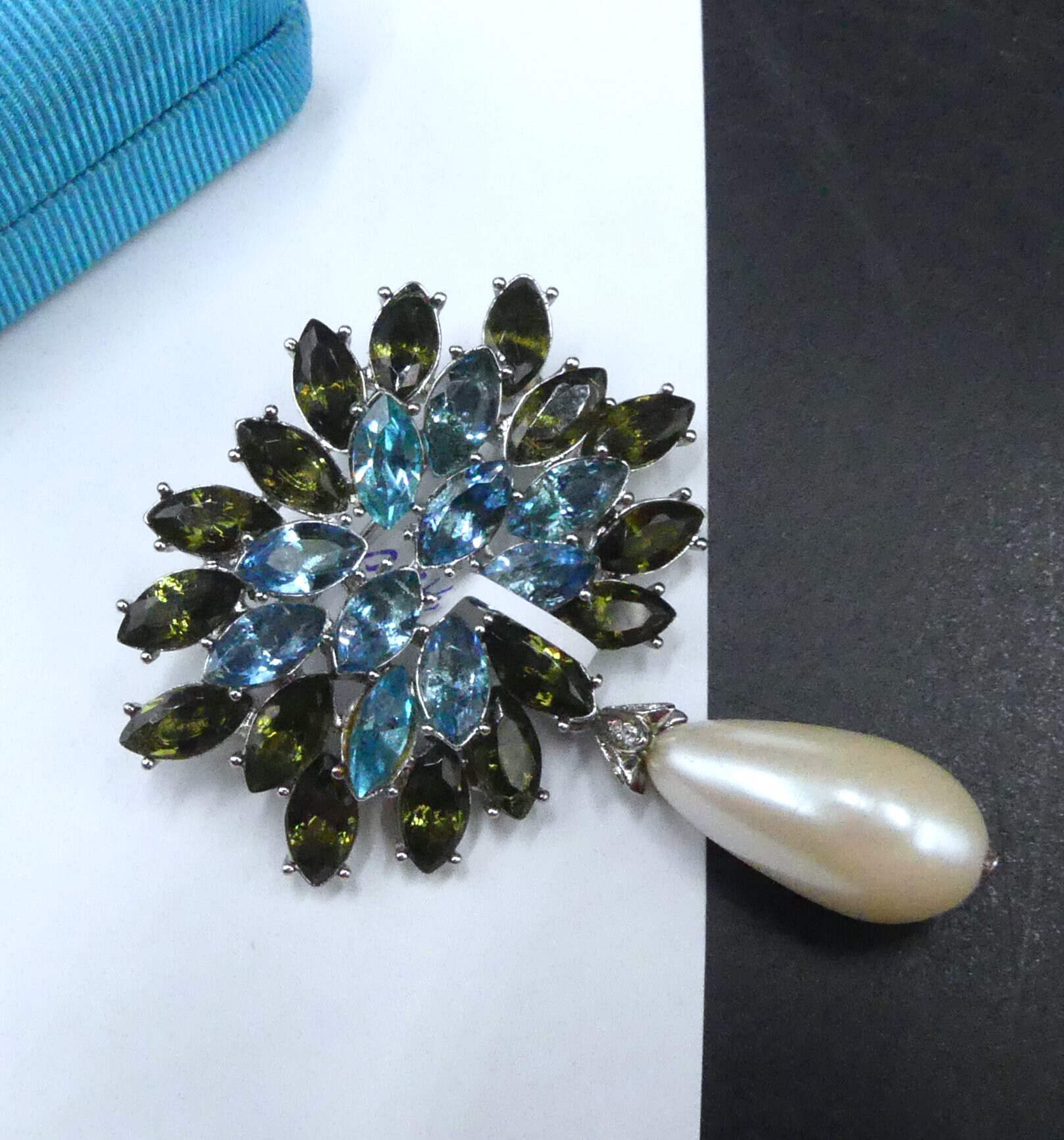 Spilla The Tiny Dragon – Occhio Di Medusa Con Strass E Perla Finta – Argento E Blu - Foto 2