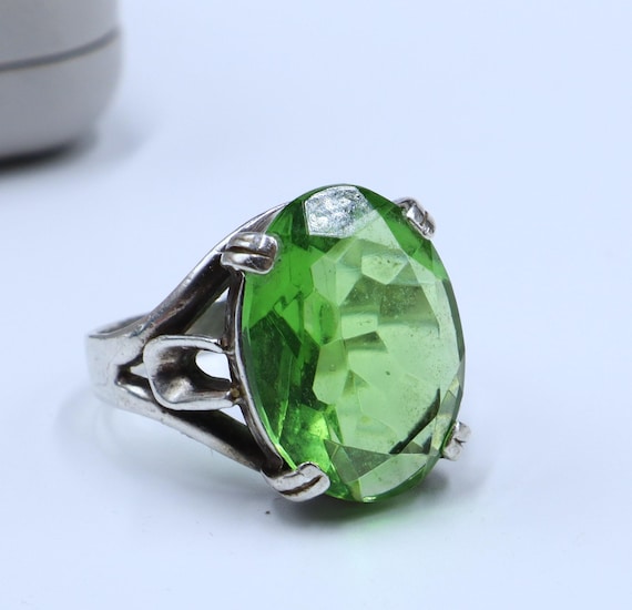 ブランド刻印925クラック水晶 Vintage Marked 925 Sterling Silver & Lab Green Stone Ring